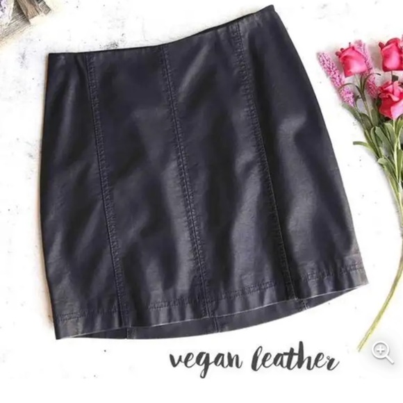 Free People Modern Femme Faux Leather Mini Skirt - Black - Size 2 - Picture 2 of 5